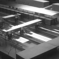 Fotografie des Gebäudemodells zur Studie "ICE-Bahnhof, gestalteter Weg und Eingang West zur Expo 2000 in Hannover"